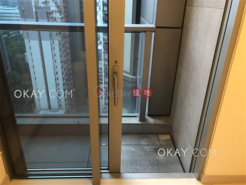 HK$ 26,000/ month King\'s Hill | Western District Lovely 1 bedroom on high floor with balcony | Rental