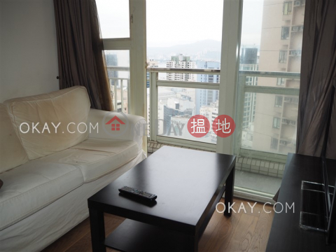 Cozy 2 bedroom with harbour views & balcony | Rental | Centrestage 聚賢居 _0