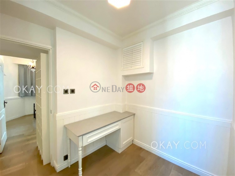 Elegant 3 bedroom on high floor | Rental, Roc Ye Court 樂怡閣 Rental Listings | Western District (OKAY-R75081)