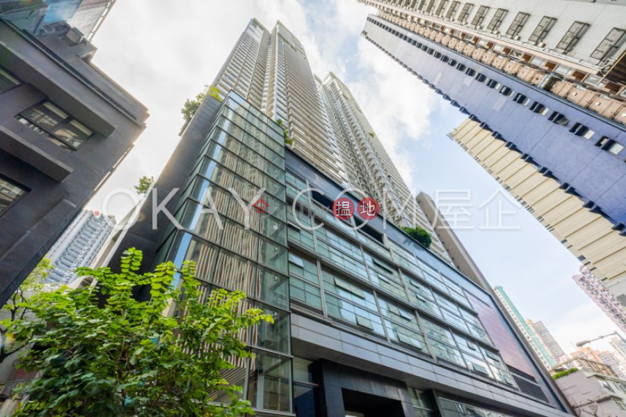 3房1廁,星級會所,露台聚賢居出租單位|108荷李活道 | 中區香港出租-HK$ 37,000/ 月