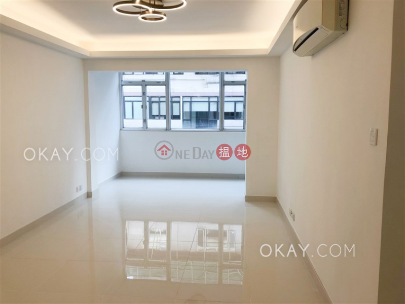 Popular 3 bedroom with balcony | Rental, Towning Mansion 唐甯大廈 Rental Listings | Wan Chai District (OKAY-R74293)