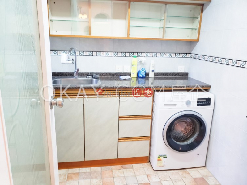 HK$ 36,000/ month Block A Dragon Court, Eastern District | Unique 3 bedroom on high floor with sea views & balcony | Rental
