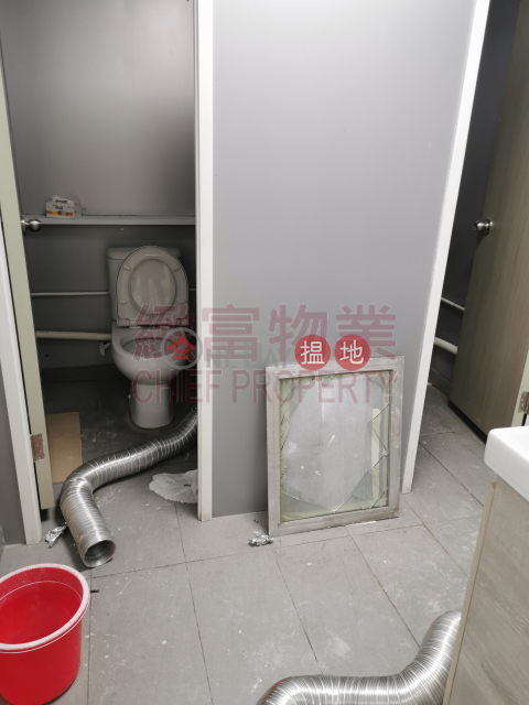 新裝，罕有相連，內廁, Laurels Industrial Centre 泰力工業中心 | Wong Tai Sin District (136750)_0