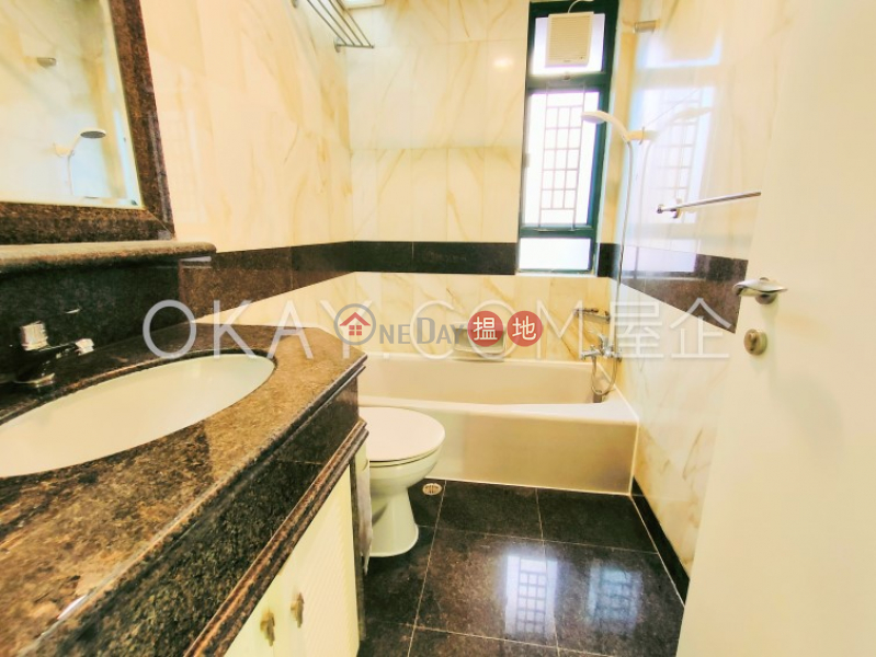 HK$ 63,500/ month | Hillsborough Court Central District | Lovely 3 bedroom on high floor | Rental