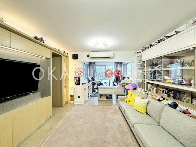 Efficient 3 bedroom with balcony & parking | For Sale | Braemar Hill Mansions 賽西湖大廈 Sales Listings