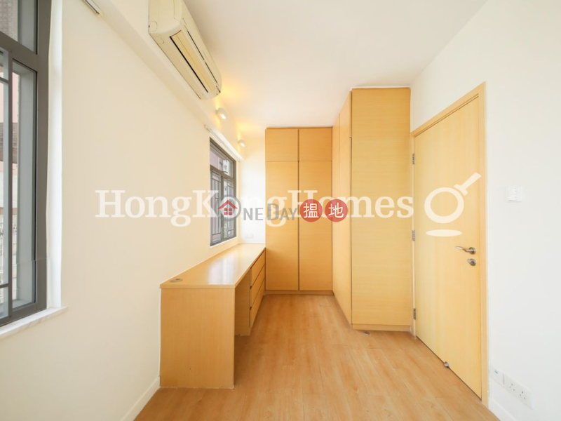 HK$ 7.4M | Golden Phoenix Court | Western District 1 Bed Unit at Golden Phoenix Court | For Sale