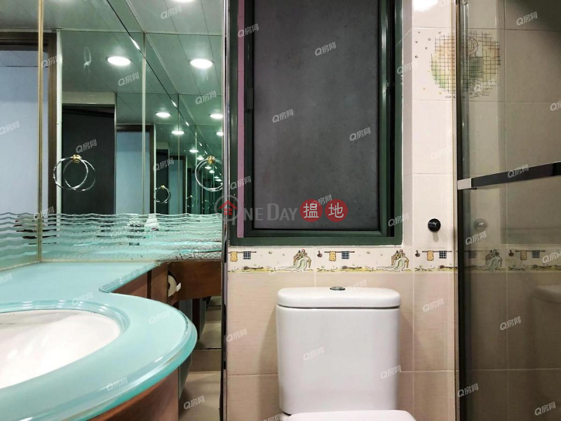 HK$ 23,000/ month, Tower 1 Island Resort, Chai Wan District, Tower 1 Island Resort | 3 bedroom Mid Floor Flat for Rent