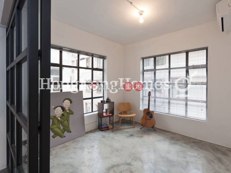 平安大廈兩房一廳單位出售-1B巴丙頓道 | 西區|香港-出售HK$ 1,680萬