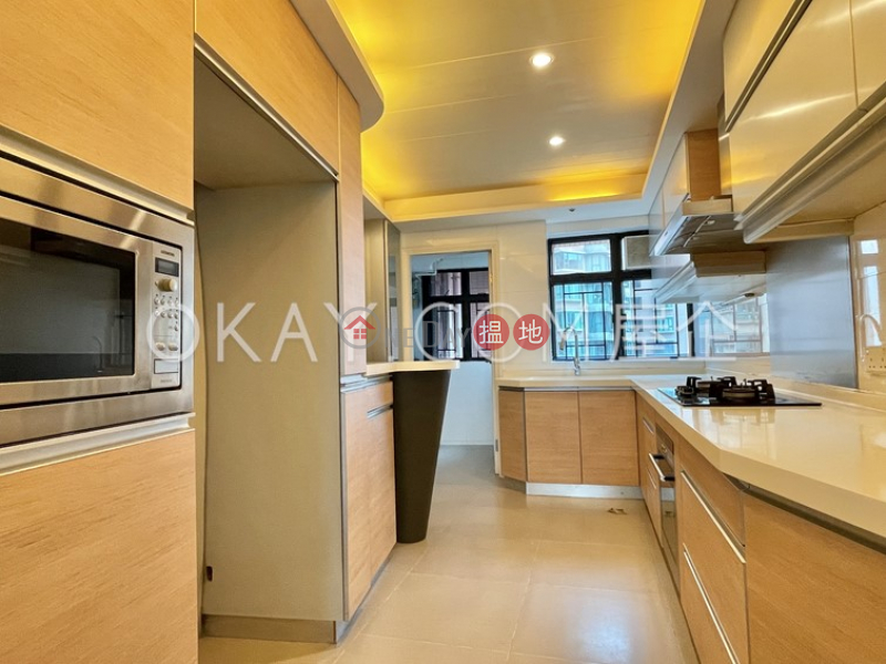 Luxurious 3 bedroom on high floor with parking | For Sale | Dynasty Court 帝景園 Sales Listings