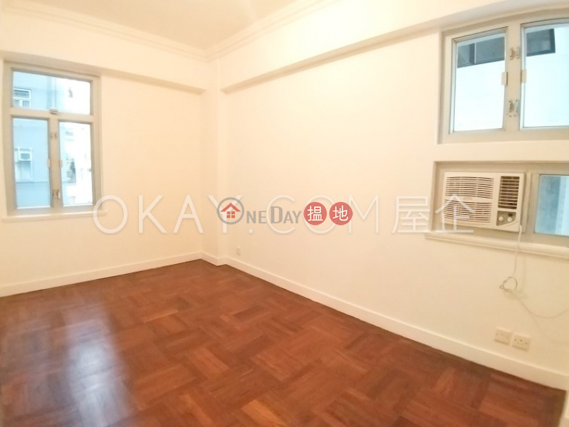 HK$ 50,000/ month | Happy Mansion Wan Chai District | Unique 3 bedroom with racecourse views & balcony | Rental