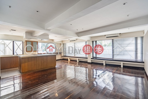 Efficient 2 bedroom in Central | Rental, GLENEALY TOWER 華昌大廈 | Central District (OKAY-R64702)_0