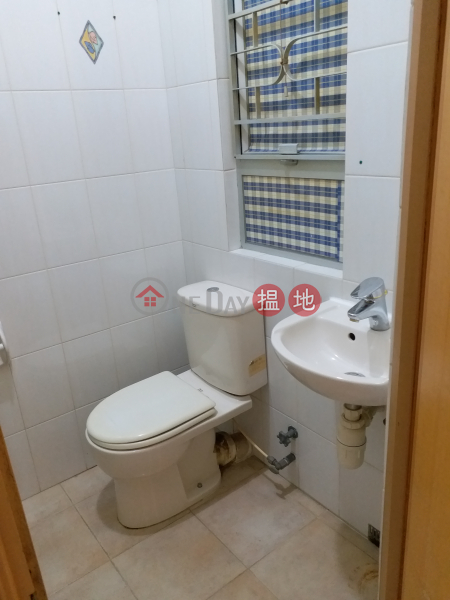 12校網, Ming Fung Building 明豐大廈 Rental Listings | Wan Chai District (CF-RE-52)