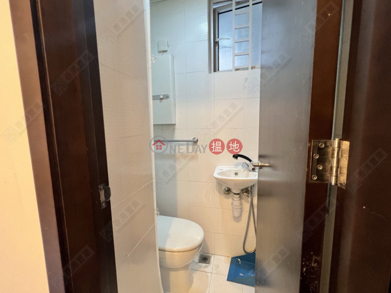 HK$ 38M, The Harbourside Tower 1 Yau Tsim Mong Three bedrooms and one apartment in The Harbourside
