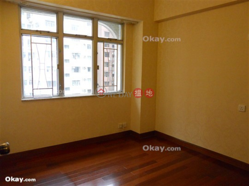 Efficient 3 bedroom with balcony & parking | For Sale | Block B Dragon Court 金龍大廈 B座 Sales Listings