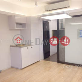 Lovely 3 bed on high floor with harbour views & parking | For Sale | Vantage Park 慧豪閣 _0