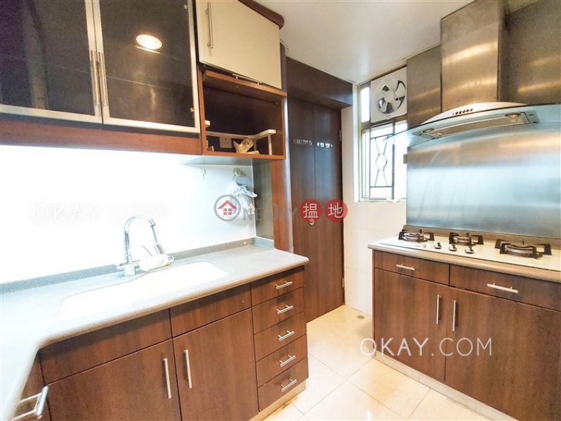 HK$ 12.5M | King\'s View Court Block D Eastern District | Gorgeous 3 bedroom in Quarry Bay | For Sale
