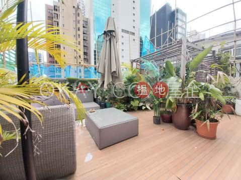 Tasteful 2 bedroom with rooftop & balcony | For Sale | Hong Kong Building 香江大廈 _0