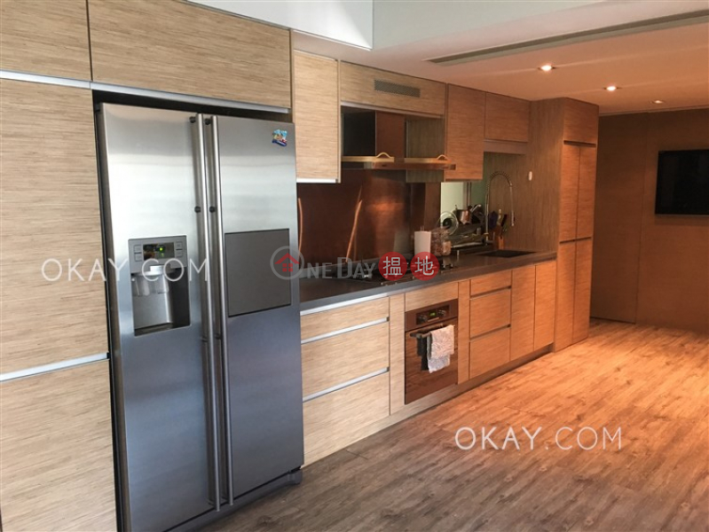 Gorgeous 2 bedroom with parking | For Sale | Shan Kwong Court 山光樓 Sales Listings