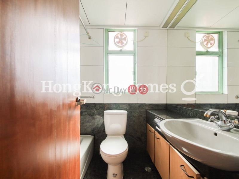 HK$ 35,000/ month | Royal Court, Wan Chai District, 3 Bedroom Family Unit for Rent at Royal Court