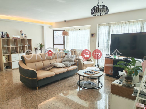 Lovely 3 bedroom with parking | For Sale, COMFORT COURT 康樂閣 | Kowloon City (OKAY-S405464)_0