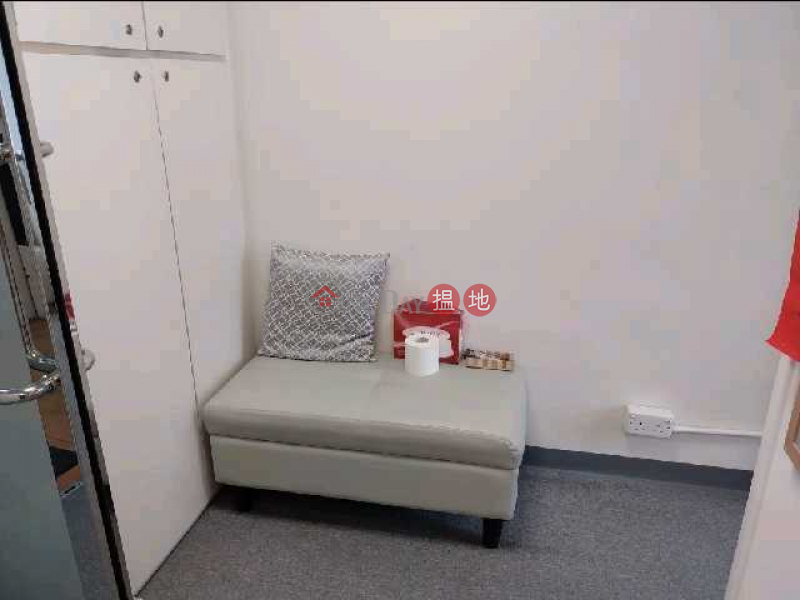 HK$ 11,500/ month | Thomson Commercial Building, Wan Chai District | Tel 98755238