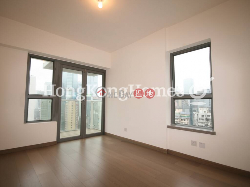 HK$ 38,000/ month Centre Point, Central District, 3 Bedroom Family Unit for Rent at Centre Point