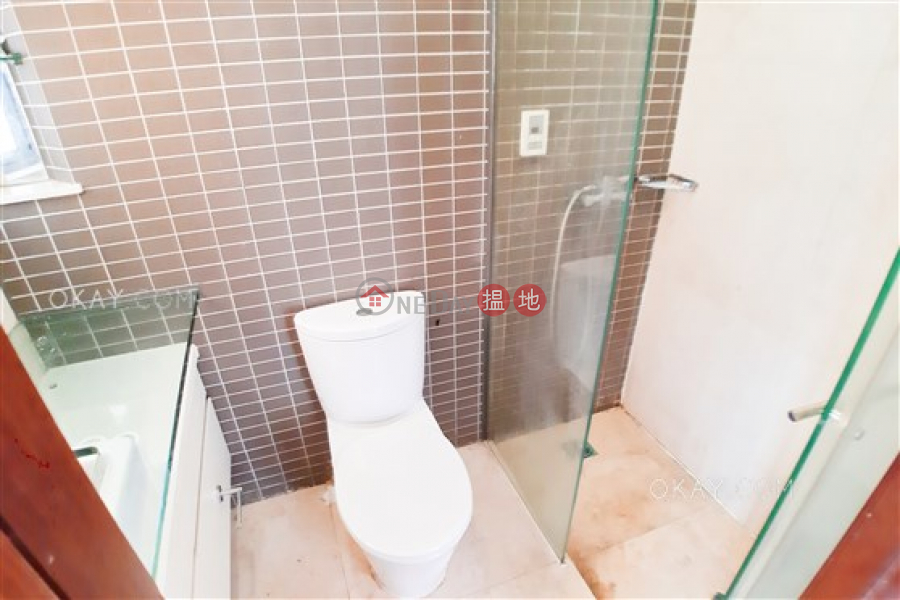 Intimate 2 bedroom with balcony | For Sale | The Morrison 駿逸峰 Sales Listings