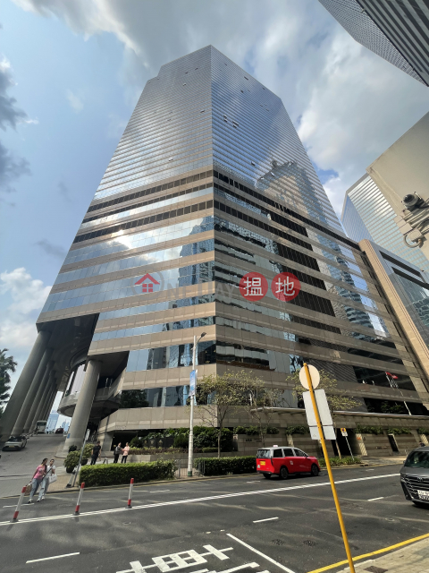 It has a clubhouse, is close to the subway station, and is managed. | Convention Plaza Apartments 會展中心會景閣 _0