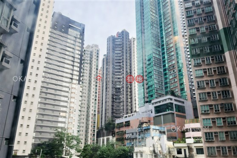 HK$ 34,000/ month, Centrestage Central District | Tasteful 3 bedroom with balcony | Rental