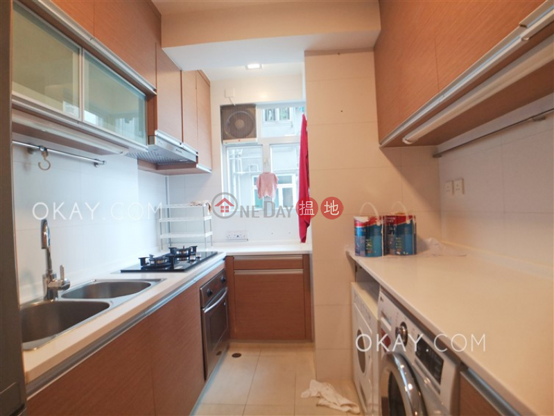 Efficient 3 bedroom with balcony & parking | For Sale | Flora Garden 富麗園 Sales Listings