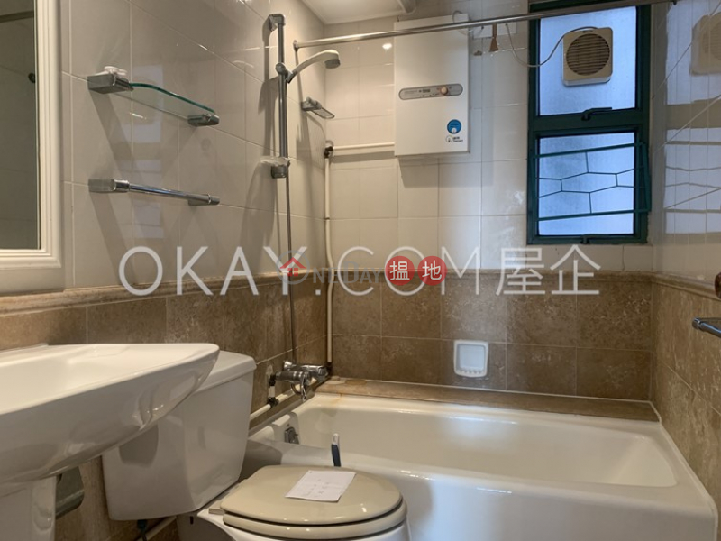 HK$ 43,000/ month | Robinson Place | Western District | Tasteful 3 bedroom in Mid-levels West | Rental
