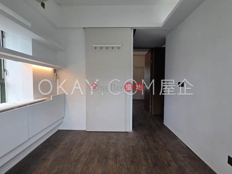 HK$ 14M | Monmouth Place Wan Chai District, Charming 3 bedroom on high floor | For Sale