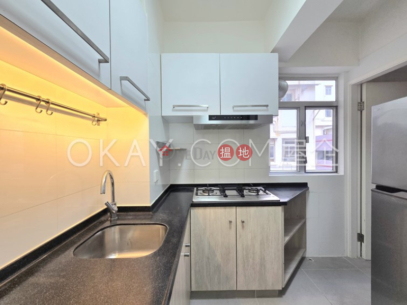 HK$ 32,000/ month Fook Wah Mansions, Western District, Rare 3 bedroom in Mid-levels West | Rental