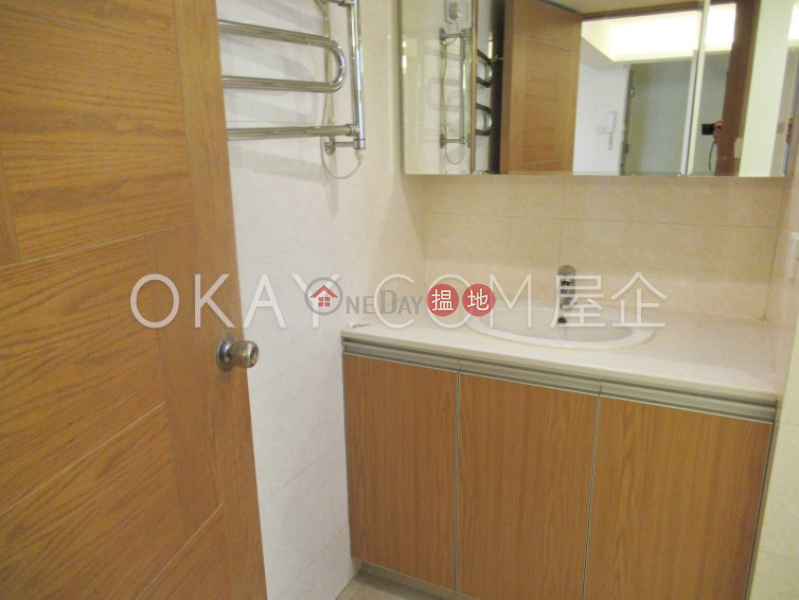 HK$ 43,800/ month 2 Tramway Path, Central District, Tasteful 2 bedroom on high floor with balcony | Rental