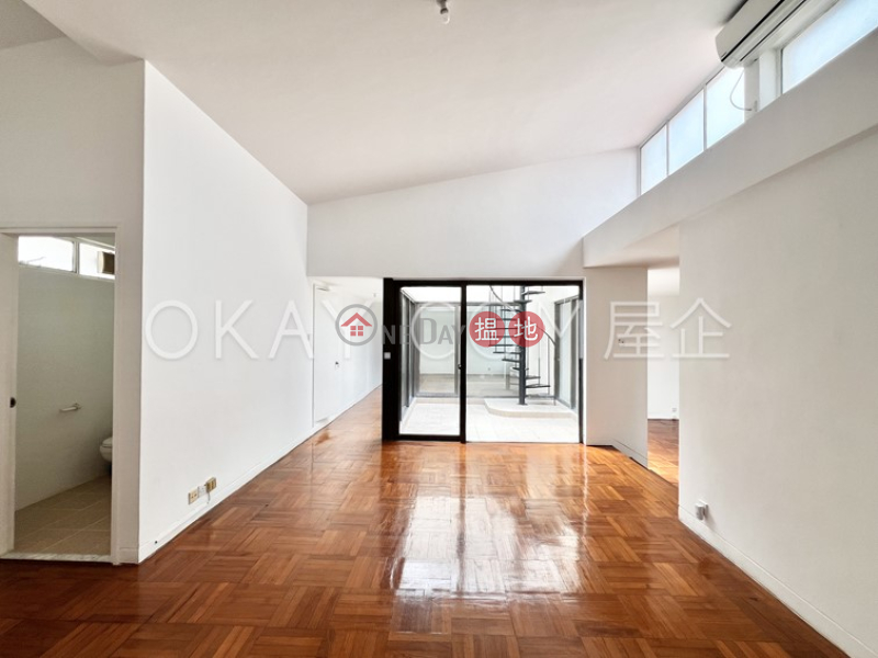 HK$ 138,000/ 月赤柱山莊A1座|南區|4房2廁,實用率高,海景,可養寵物赤柱山莊A1座出租單位