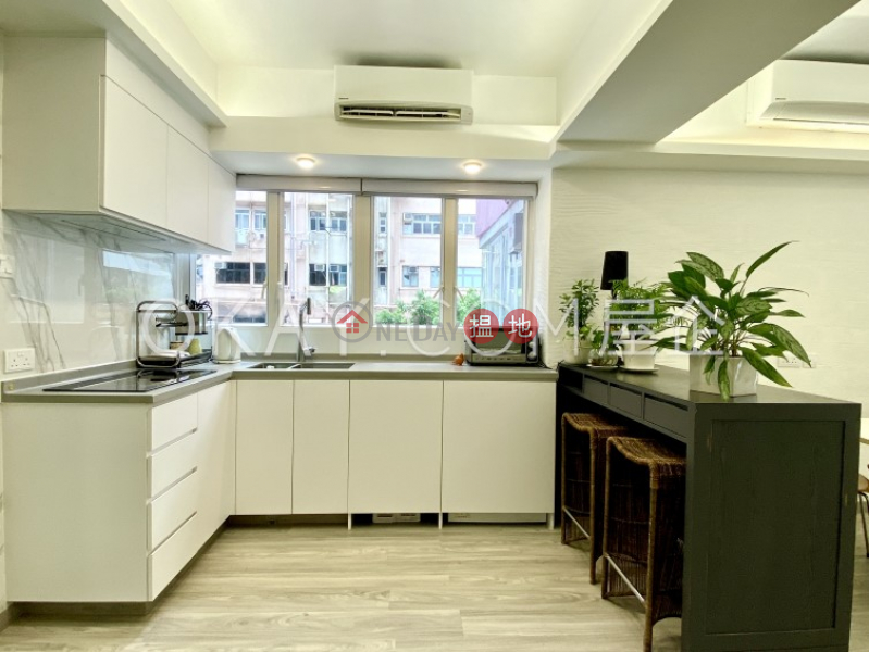 Gorgeous 1 bedroom in Wan Chai | Rental, Tung Shing Building 東成樓 Rental Listings | Wan Chai District (OKAY-R377605)