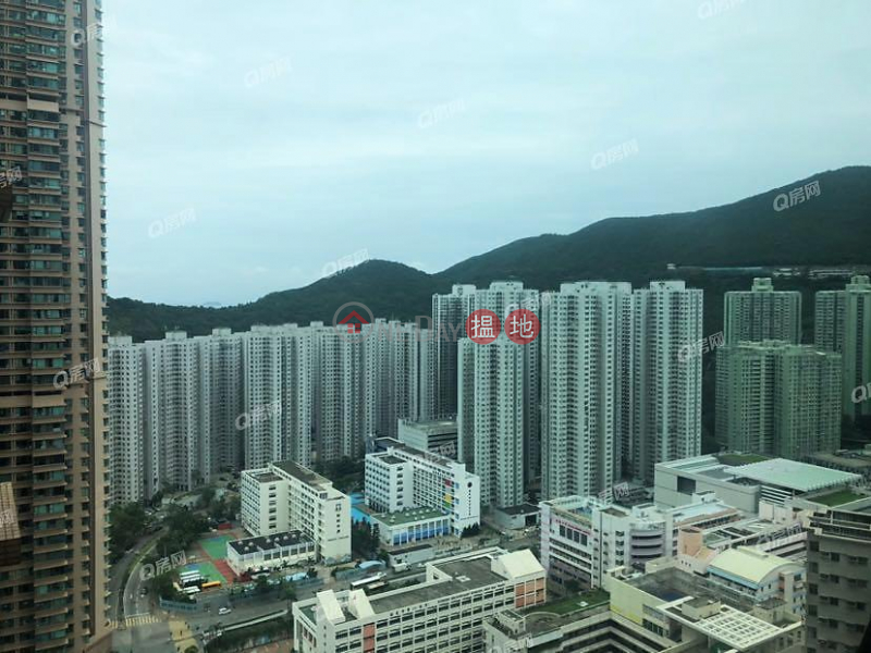 香港搵樓|租樓|二手盤|買樓| 搵地 | 住宅-出售樓盤|大廳以日字形設計，裝潢保養不俗。《藍灣半島 1座買賣盤》