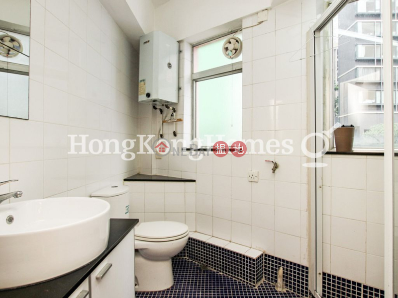 HK$ 33,000/ month 52 Elgin Street, Central District, 3 Bedroom Family Unit for Rent at 52 Elgin Street