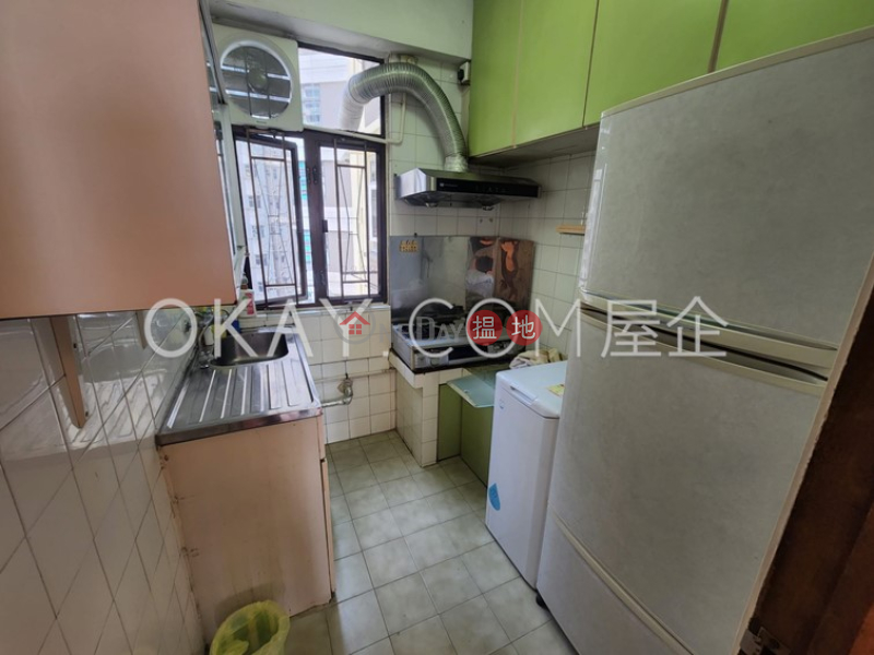 HK$ 888萬|安峰大廈西區|3房1廁,實用率高,極高層安峰大廈出售單位