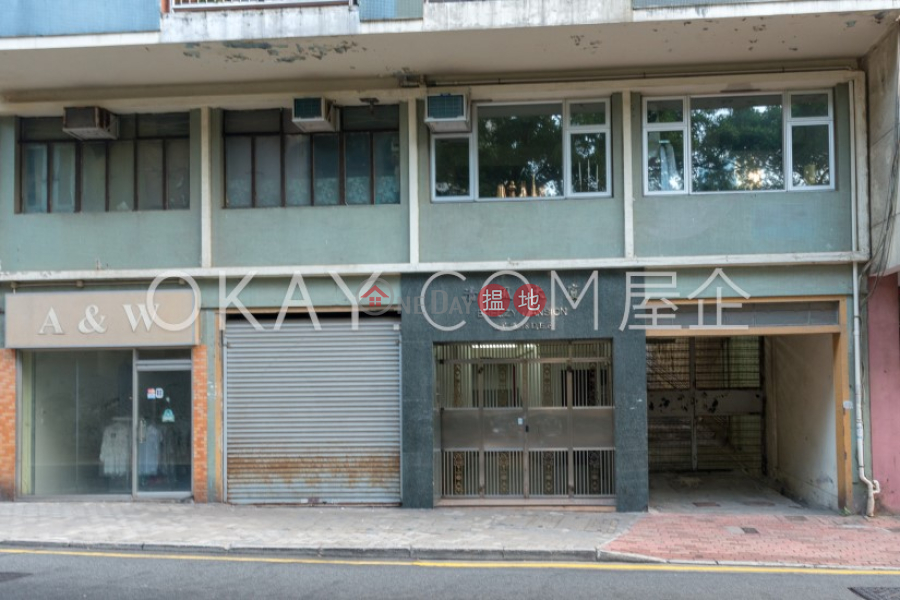 HK$ 25,000/ month | Breezy Mansion | Western District Intimate 2 bedroom on high floor with balcony | Rental