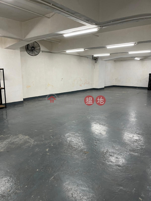 Bright, sea view, well decorated, Tsing Yi Industrial Centre Phase 1 青衣工業中心1期 | Kwai Tsing District (POONC-3643438214)_0