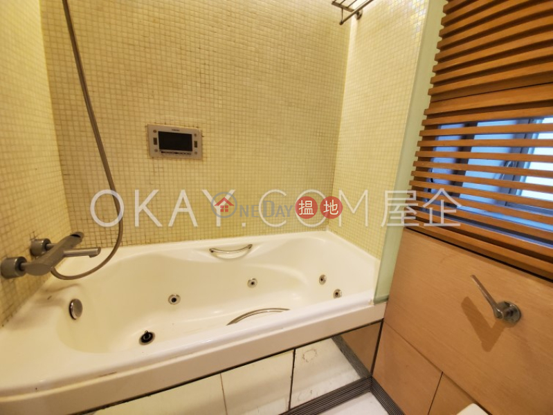 Charming 2 bedroom on high floor with balcony | For Sale | Centrestage 聚賢居 Sales Listings
