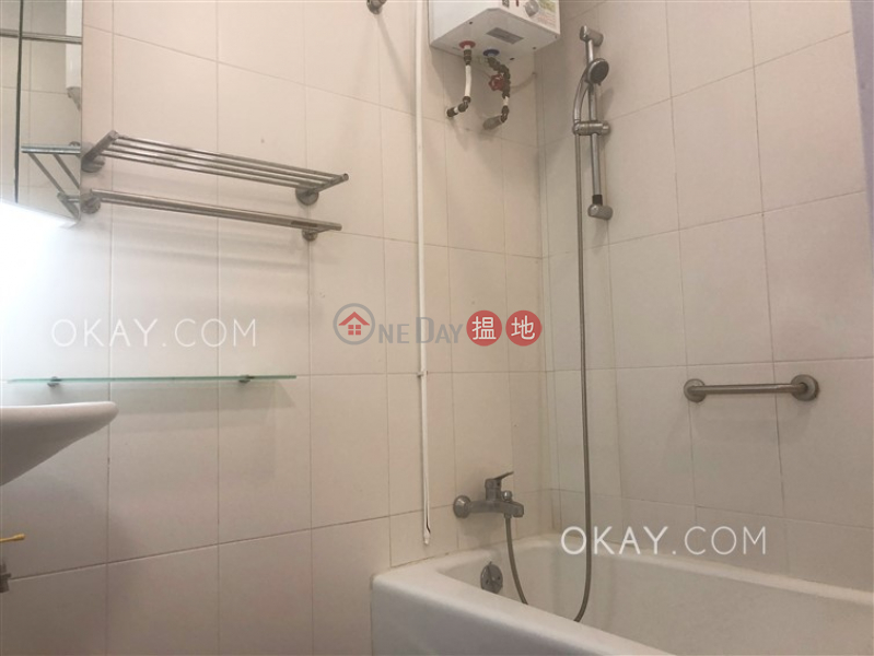 HK$ 25,000/ month, Wise Mansion Western District, Generous 2 bedroom in Mid-levels West | Rental