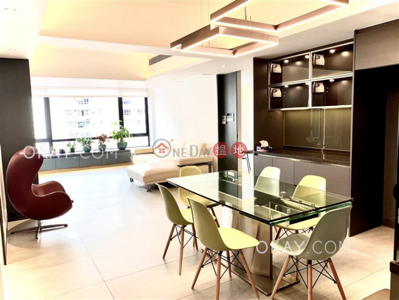 Popular 2 bedroom on high floor with rooftop & parking | For Sale | Wah Chi Mansion 華芝大廈 Sales Listings
