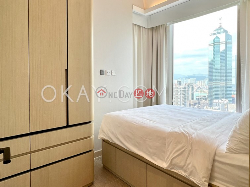 HK$ 52,400/ month, Townplace Soho, Western District | Efficient 3 bed on high floor with terrace & balcony | Rental