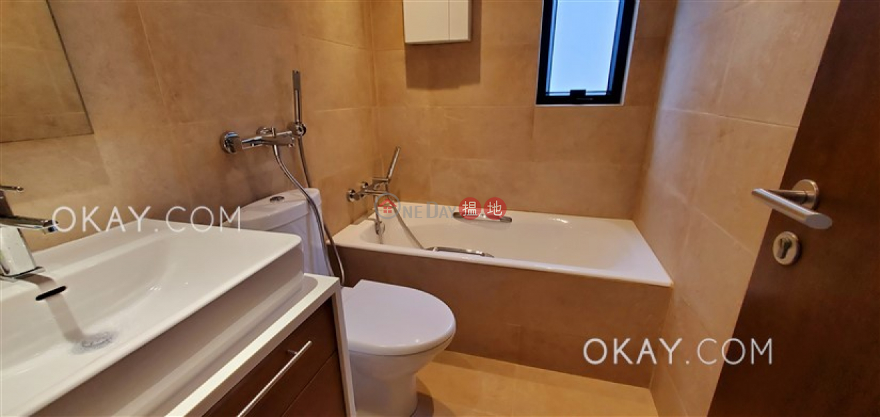 HK$ 32,000/ month, Floral Tower Western District | Stylish 2 bedroom on high floor with sea views | Rental