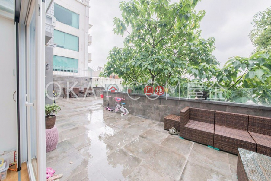 HK$ 30M, Gallant Place, Wan Chai District | Unique 2 bedroom with terrace & parking | For Sale