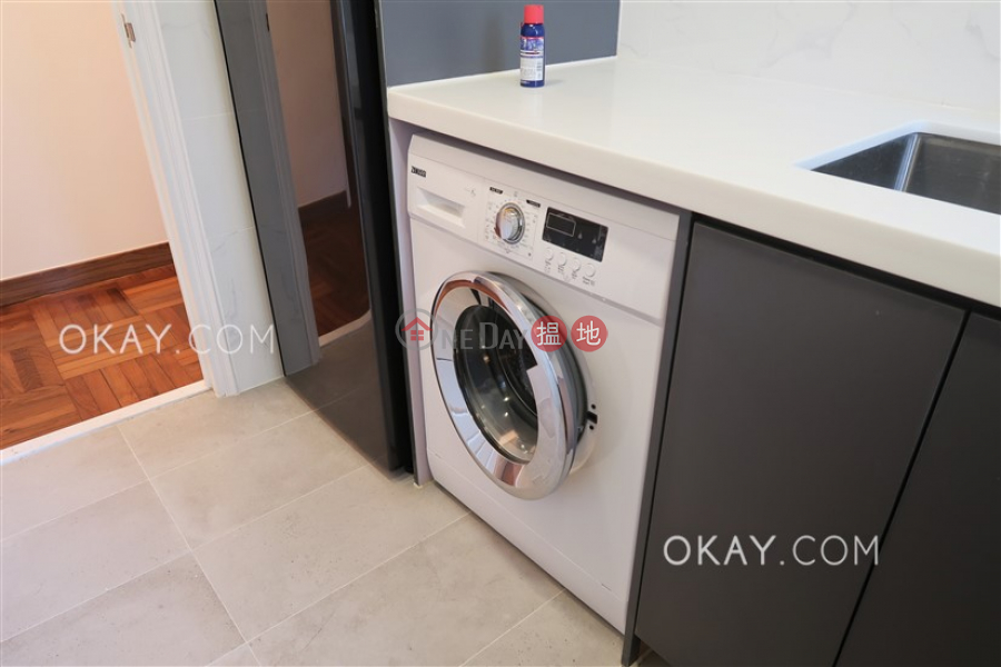 HK$ 28,000/ month | Greenland Gardens | Western District, Lovely 3 bedroom with parking | Rental