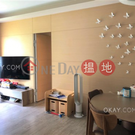 Charming 3 bedroom on high floor with balcony & parking | For Sale | Scenecliff 承德山莊 _0