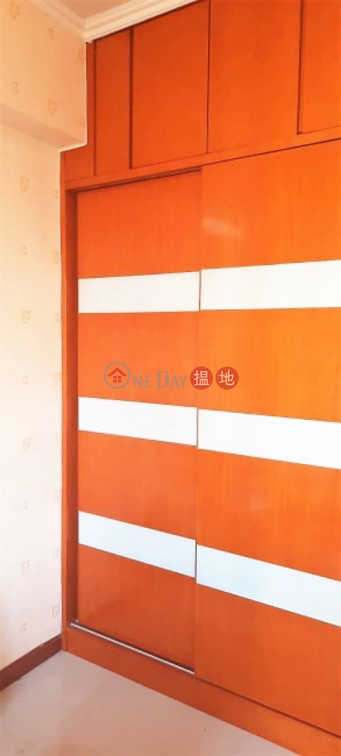 Bight w/Good Floor Plan,Close to Supermarkets/Restaurants,Quiet but Convenient | Mainway Mansion 明威大廈 _0